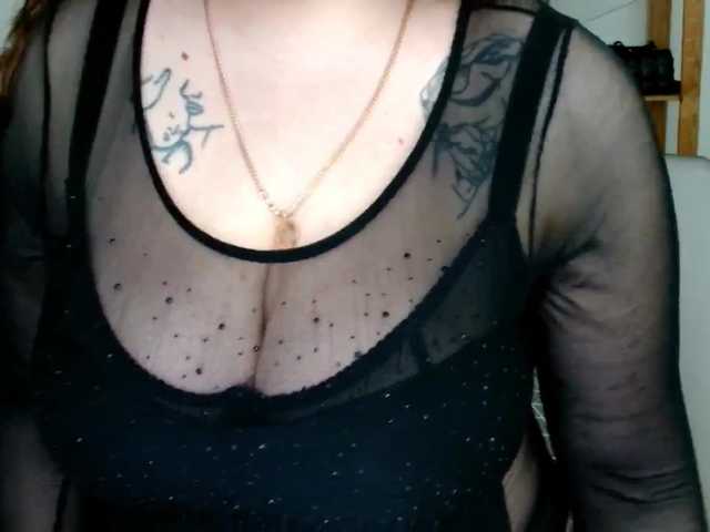 Leilabeayte24 live cam on BongaCams