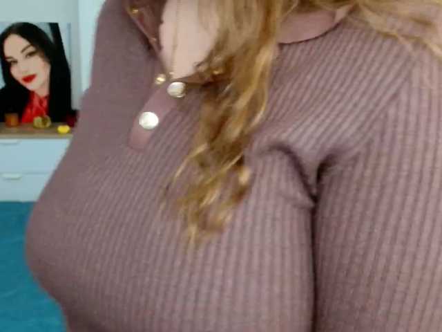 Leilabeayte24 live cam on BongaCams