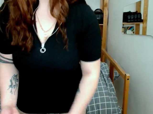 Leilabeayte24 live cam on BongaCams