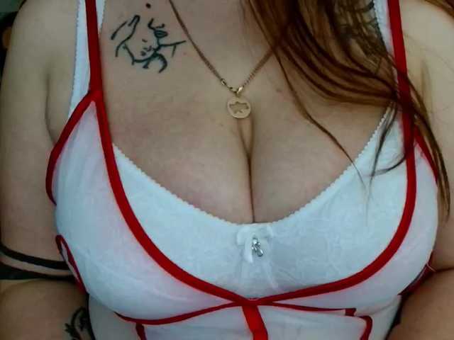 Leilabeayte24's BongaCams show and profile