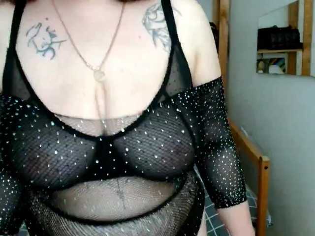 Leilabeayte24 live cam on BongaCams