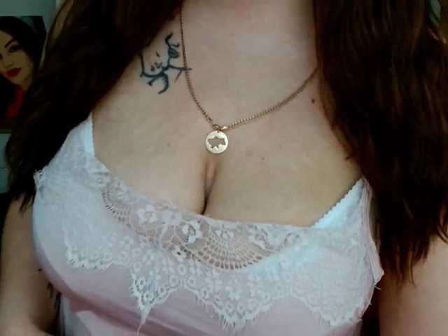 Leilabeayte24's BongaCams show and profile