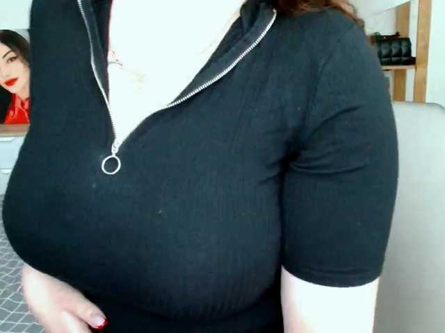 Leilabeayte24 live cam on BongaCams