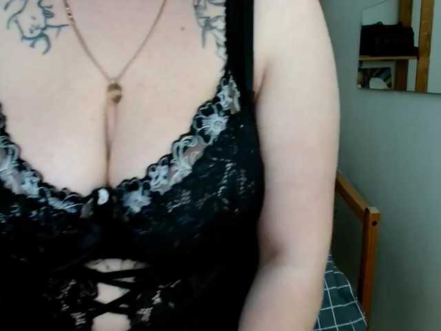 Leilabeayte24 live cam on BongaCams