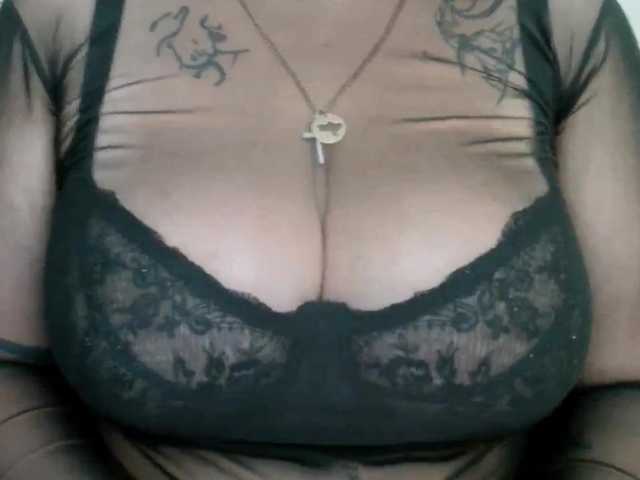 Leilabeayte24 live cam on BongaCams