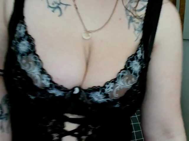 Leilabeayte24 live cam on BongaCams