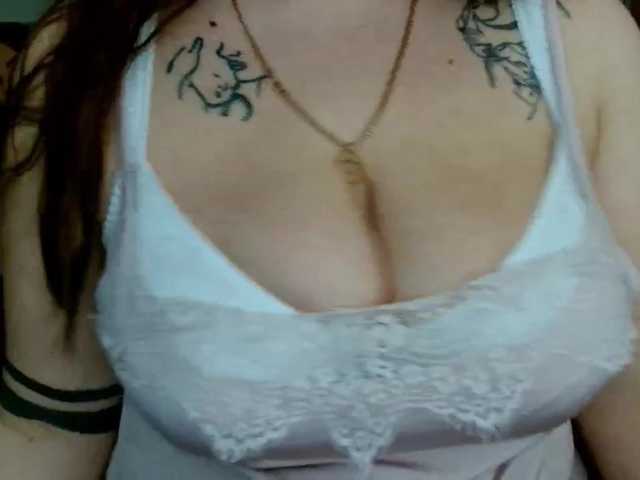 Leilabeayte24's BongaCams show and profile