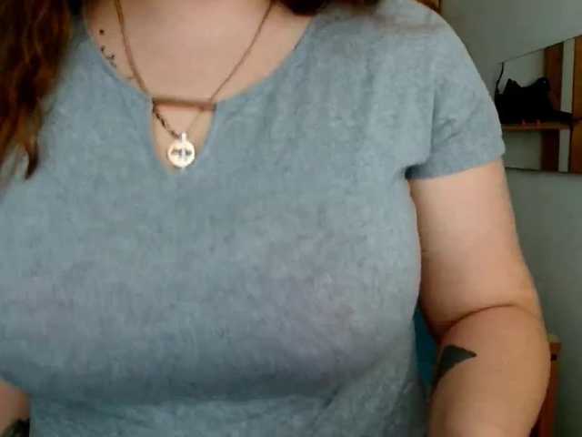 Leilabeayte24 live cam on BongaCams