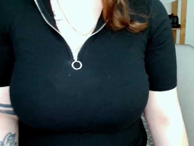 Leilabeayte24 live cam on BongaCams