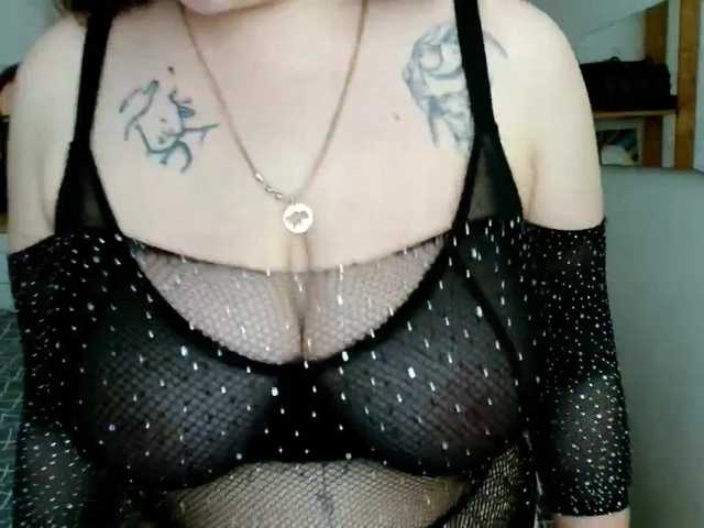 Leilabeayte24 live cam on BongaCams