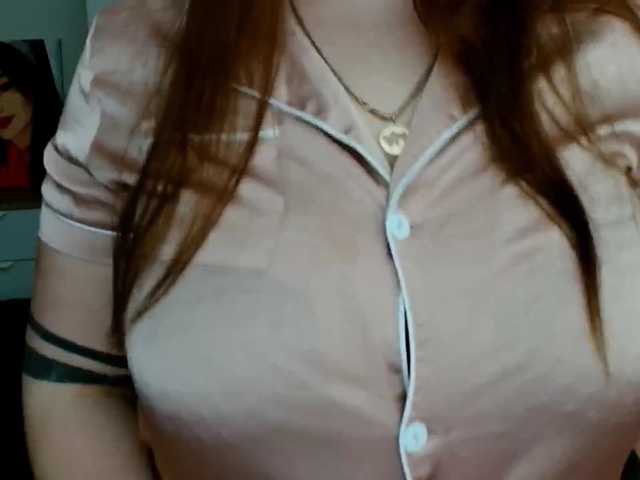 Leilabeayte24 live cam on BongaCams
