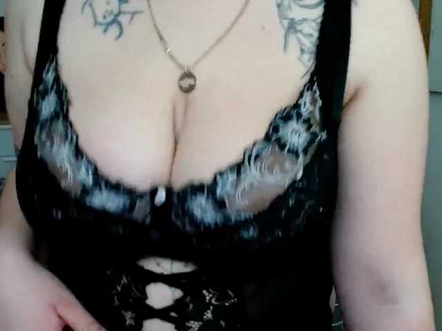 Leilabeayte24 live cam on BongaCams