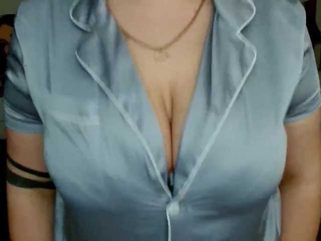 Leilabeayte24 live cam on BongaCams