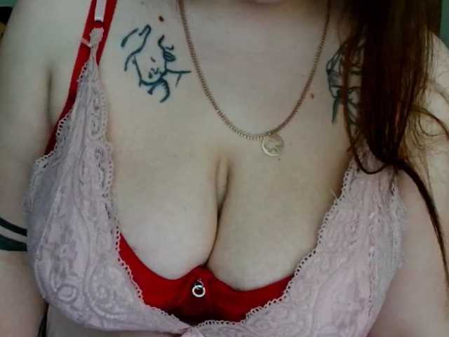 Leilabeayte24 live cam on BongaCams