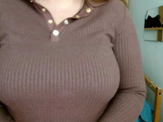 Leilabeayte24 live cam on BongaCams