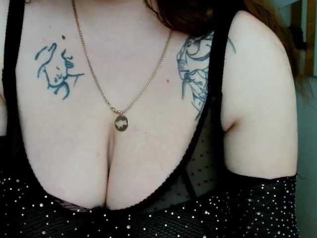 Leilabeayte24 live cam on BongaCams