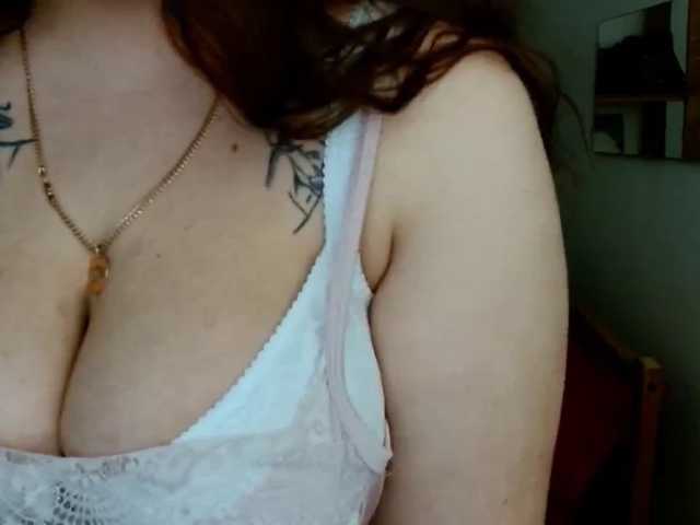 Leilabeayte24 live cam on BongaCams