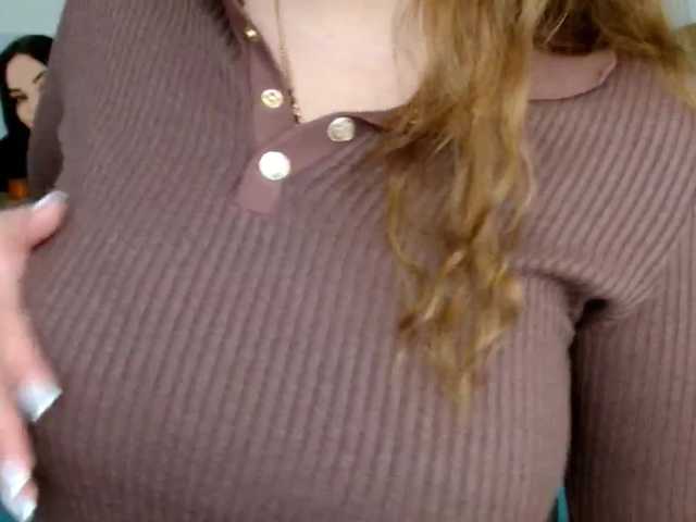 Leilabeayte24 live cam on BongaCams