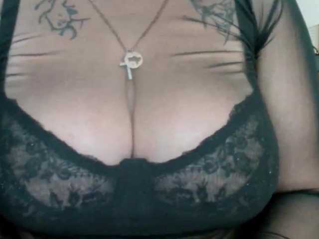 Leilabeayte24 live cam on BongaCams