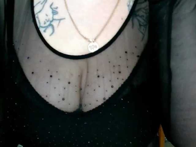 Leilabeayte24 live cam on BongaCams