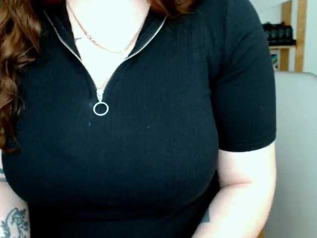 Leilabeayte24 live cam on BongaCams