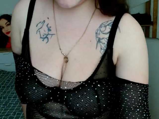 Leilabeayte24 live cam on BongaCams