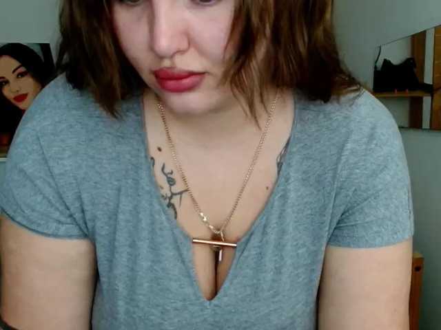 Leilabeayte24 live cam on BongaCams