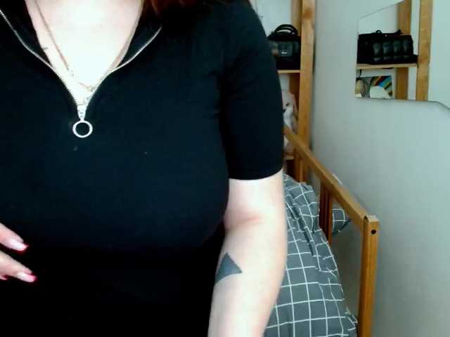 Leilabeayte24 live cam on BongaCams