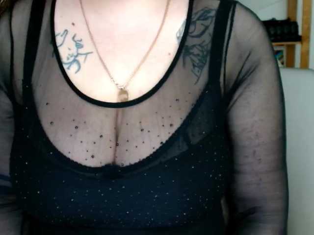 Leilabeayte24 live cam on BongaCams
