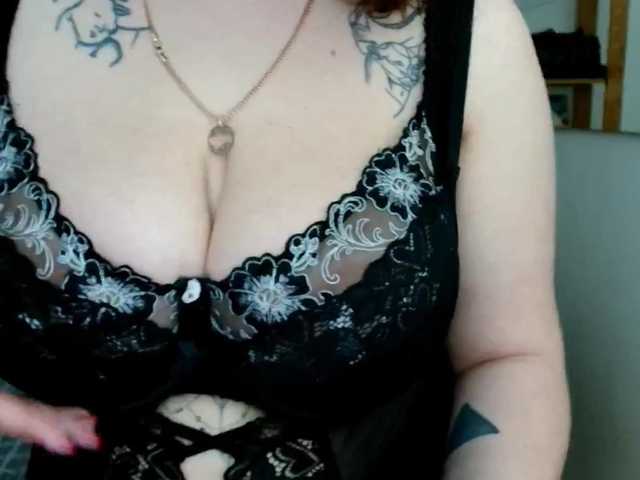 Leilabeayte24 live cam on BongaCams
