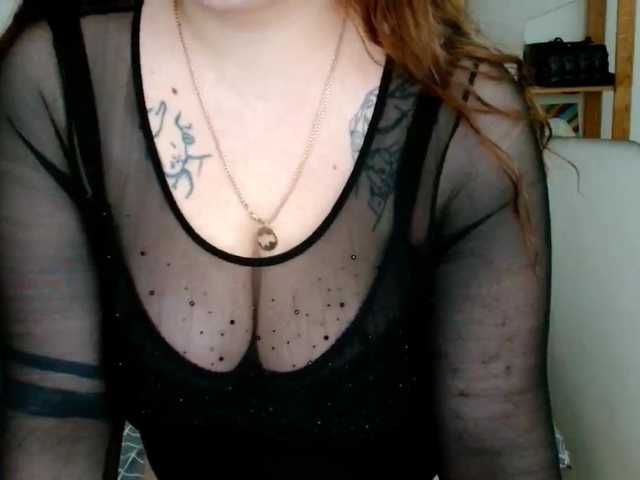 Leilabeayte24 live cam on BongaCams