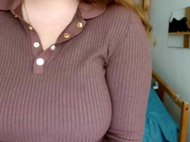 Leilabeayte24 live cam on BongaCams