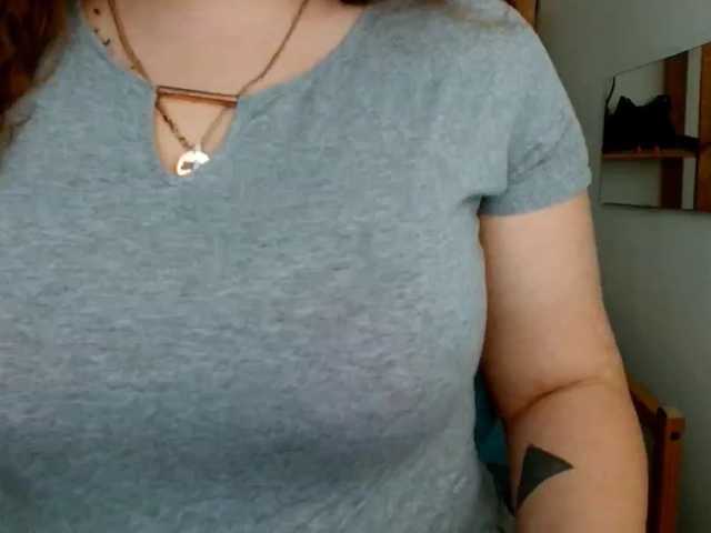 Leilabeayte24 live cam on BongaCams