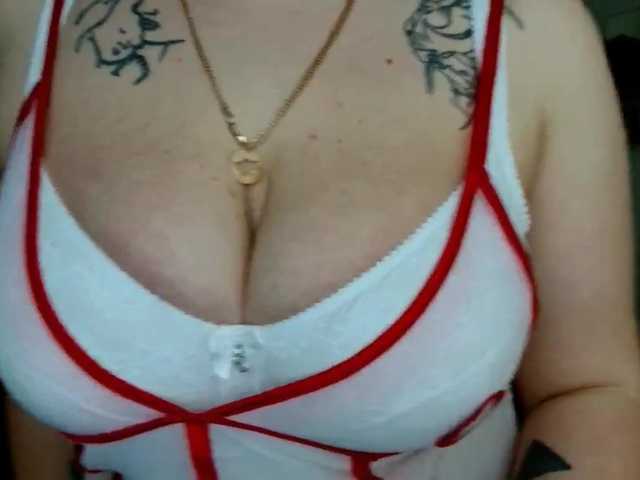 Leilabeayte24 live cam on BongaCams