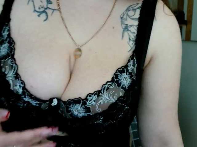 Leilabeayte24 live cam on BongaCams