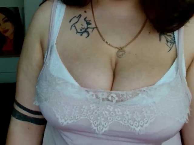Leilabeayte24, en vivo ahora en BongaCams