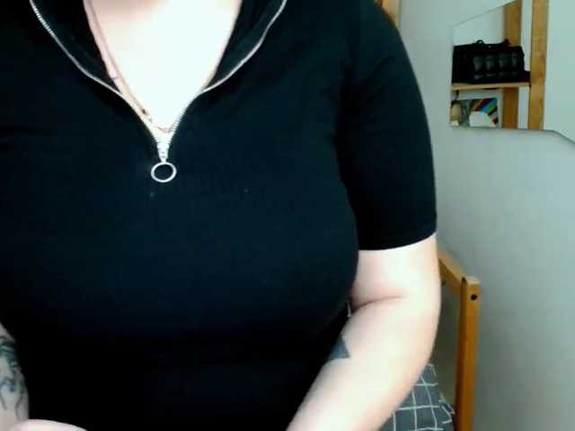 Leilabeayte24 live cam on BongaCams
