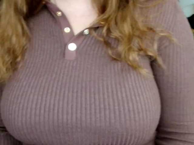 Leilabeayte24 live cam on BongaCams