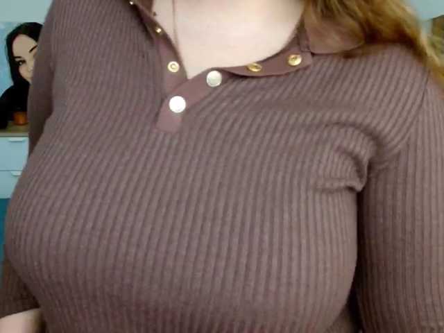Leilabeayte24 live cam on BongaCams