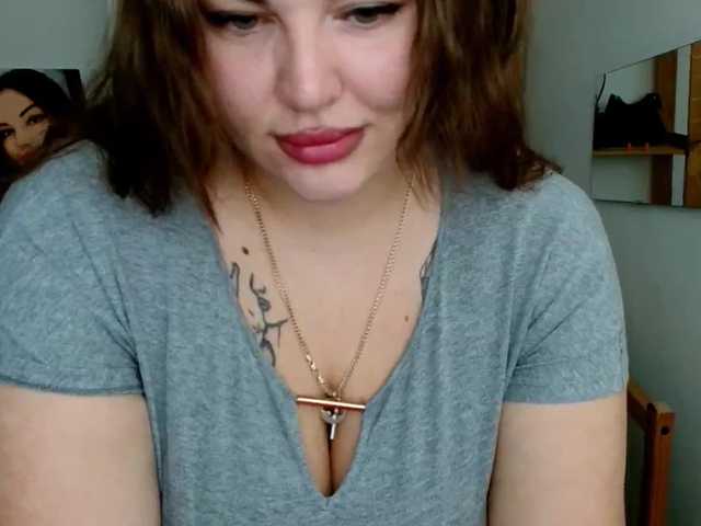 Leilabeayte24 live cam on BongaCams