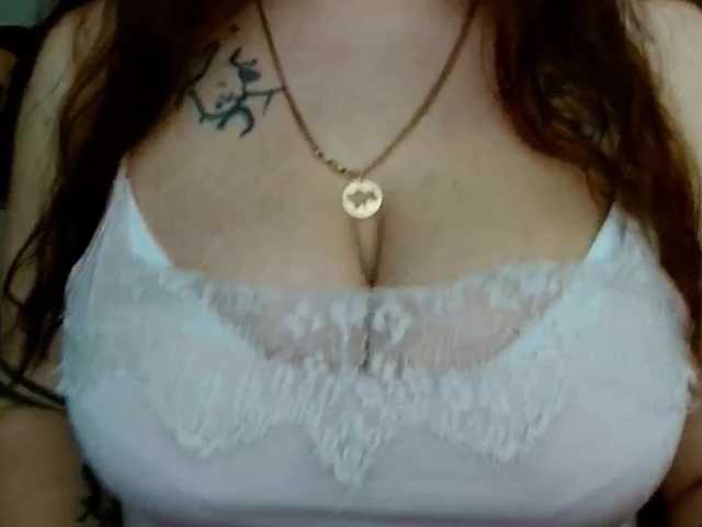 Leilabeayte24's BongaCams show and profile