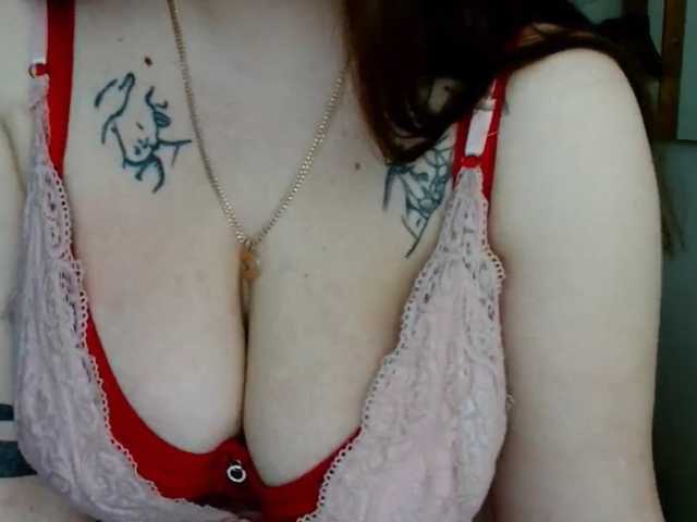 Leilabeayte24 live cam on BongaCams