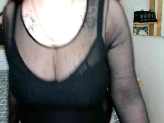 Leilabeayte24 webcam