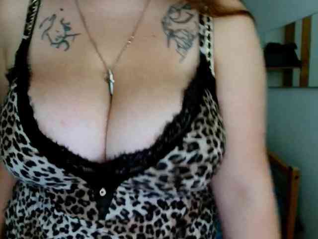 Leilabeayte24 Live Webcam on BongaCams