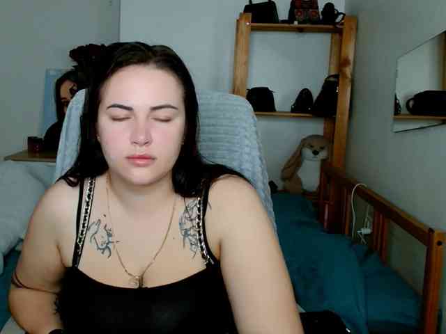 モデル: Leilabeayte24