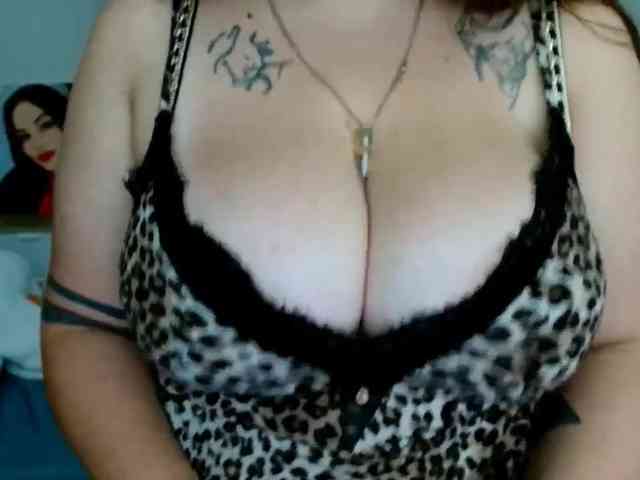 Leilabeayte24 Live Webcam on BongaCams