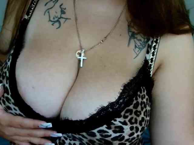 Leilabeayte24 Live Webcam on BongaCams