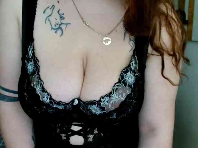 Leilabeayte24 Live Webcam on BongaCams