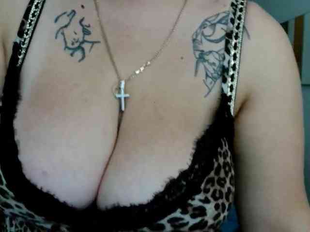 Leilabeayte24 Live Webcam on BongaCams