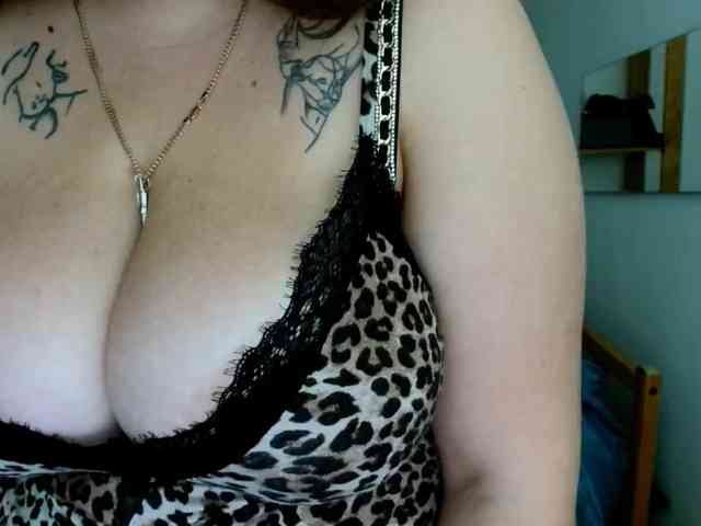 Leilabeayte24 Live Webcam on BongaCams